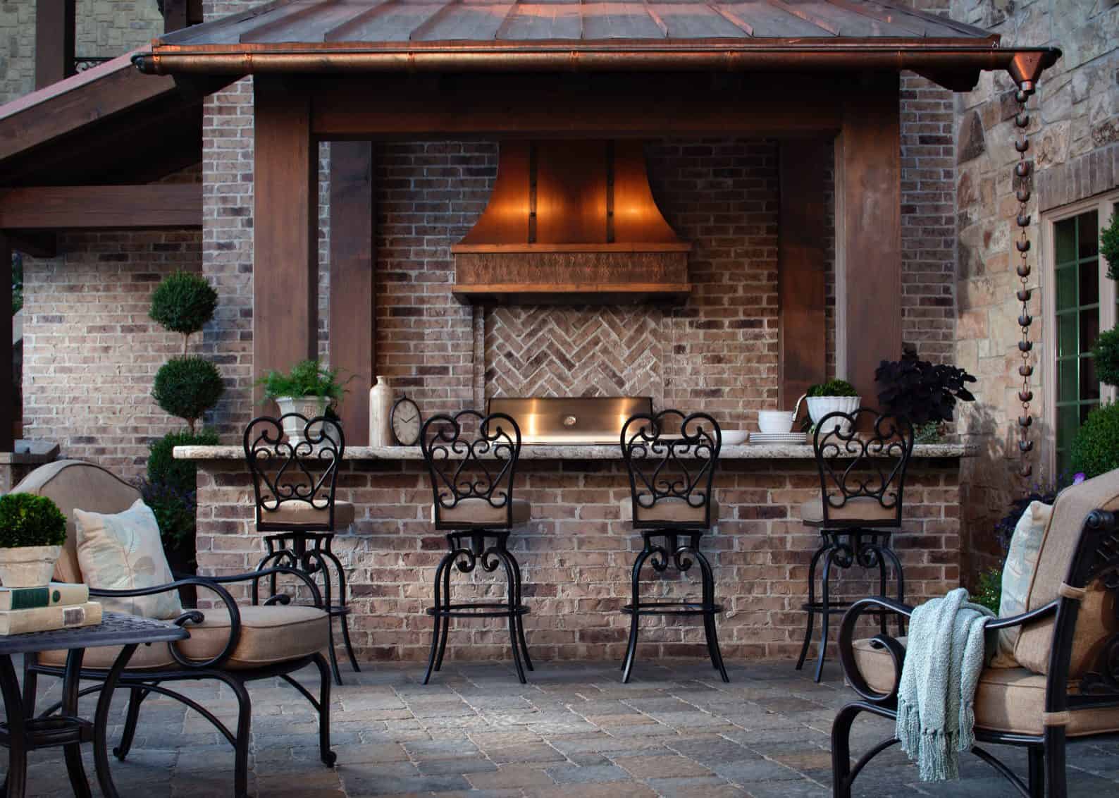 7 Things to Think About When Designing an Outdoor Kitchen